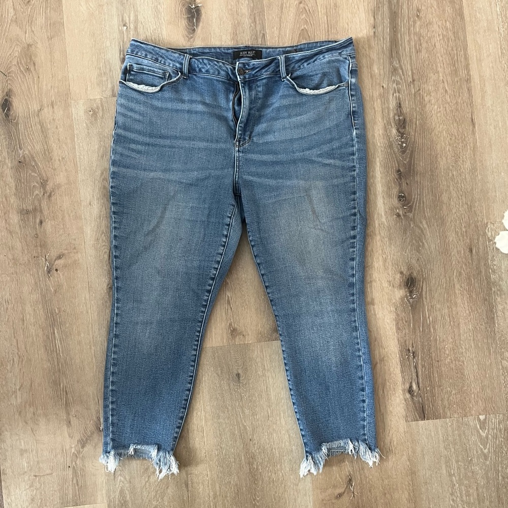 Judy Blue Cropped Skinny Jeans